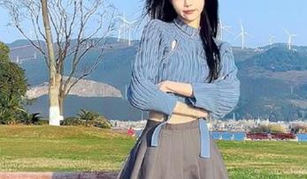 秀人网 – 林昔予yorki泳装写真合集，沉浸在她阳光与海浪交织的美好资源中.txt