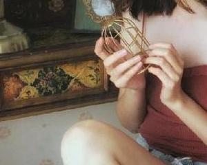 秀人网 – 看看柚柚小奶瓶的吊带美图，套图明明是一种自我嘲讽的艺术！.txt