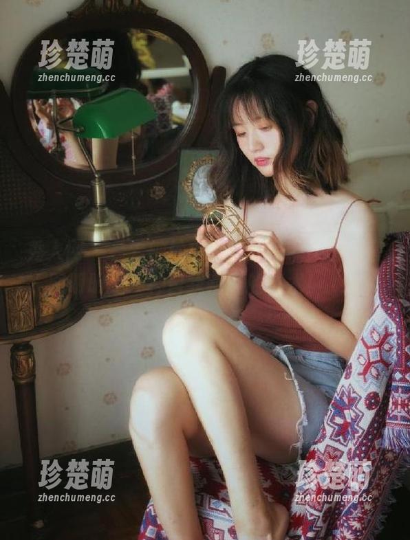 秀人网 - 看看柚柚小奶瓶的吊带美图，套图明明是一种自我嘲讽的艺术！.txt