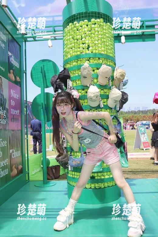 秀人网-柚柚小奶瓶 秀人网 - 精致礼服写真合集,柚柚小奶瓶带你分享她的独特风格与迷人图片.txt