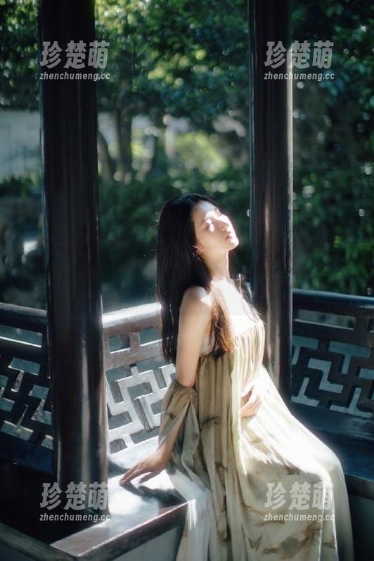 秀人网-桃色奶酪 秀人网 - 桃色奶酪高跟鞋全集:每一幅原图都散发着诱人的时尚气息.txt