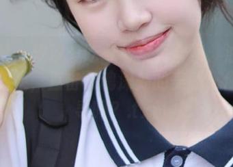 秀人网 – 汐汐爱吃草莓写真合集:油亮的画面效果,直击灵魂深处的美感,你敢探寻吗?.txt