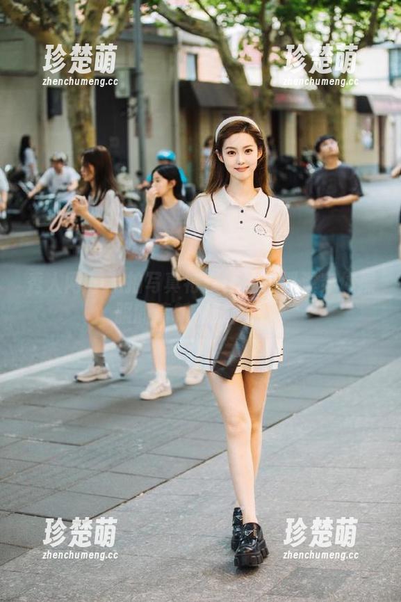 秀人网 - 私拍写真特辑：油田溪溪穿体操服的清新和时尚.txt