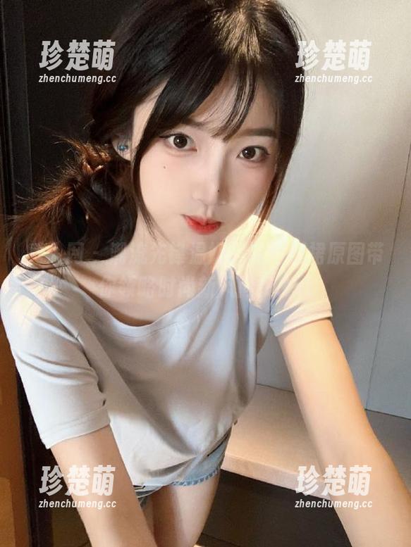 秀人网 - 潮流先锋温妮，私拍红裙原图带你领略时尚新风尚！.txt
