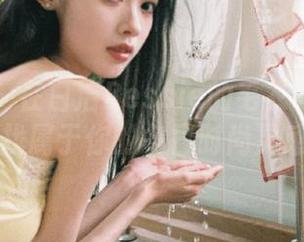秀人网 – 在白洁Bessie的毛衣写真作品中寻找属于你的冬日时尚灵感.txt