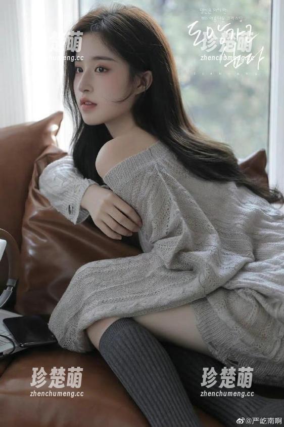 秀人网 - 盼盼龙女sunny白裙新图集更新：在自嘲中绽放光彩，毫不掩饰的风情！.txt