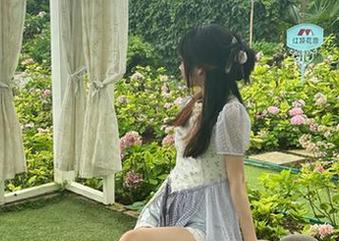 秀人网 – 蓝夏Akasha少女写真大赏：收录精美原图，完美壁纸选择.txt