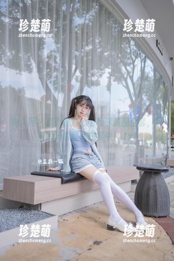 秀人网-软软酱 秀人网 - 软软酱办公室写真原图全套,唯美职场瞬间尽在其中!.txt