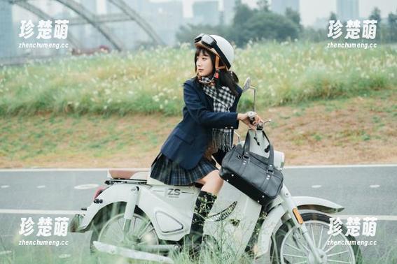 秀人网-雯大王susie 秀人网 - 完美诠释青春与梦幻,雯大王susie水手服作品集分享让你心动不已.txt