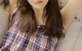秀人网 – 顾乔楠丝袜写真原图中的无尽故事，光影交错中盛放的优雅与魅惑.txt