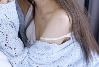 秀人网 – 黄歆苑夏天写真灵感：探索自然与人文的完美融合合集图册.txt