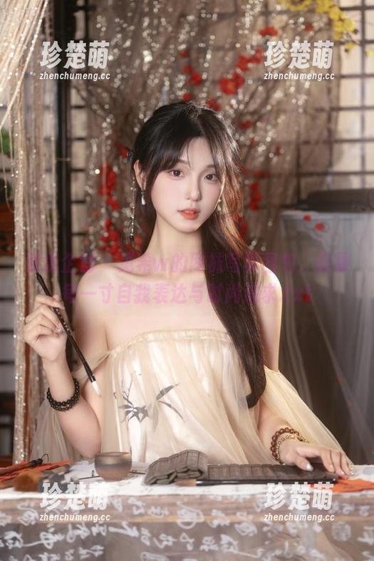 紧急企划-见希w 紧急企划 - 见希w的网袜写真图包,记录每一寸自我表达与时尚追求.txt