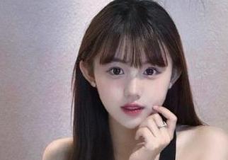 绮梦摄影 – 资源分享：免费的子涵制服写真合集，捕捉她的迷人瞬间。.txt