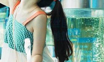 绮梦摄影 – 露露的灰丝图库：一份珍贵资源，带你走进她的世界.txt