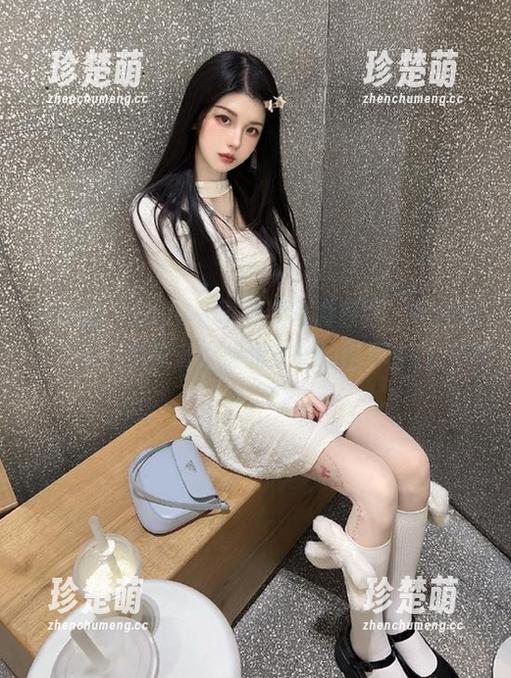 美媛馆 - Love陆瓷圣诞写真原图，带你进入一个充满幻想和欢乐的世界.txt