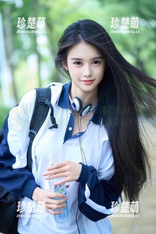 花漾show-娜露selena 花漾show - 娜露selena精彩私拍:红裙图集中展现迷人风情与自信姿态.txt