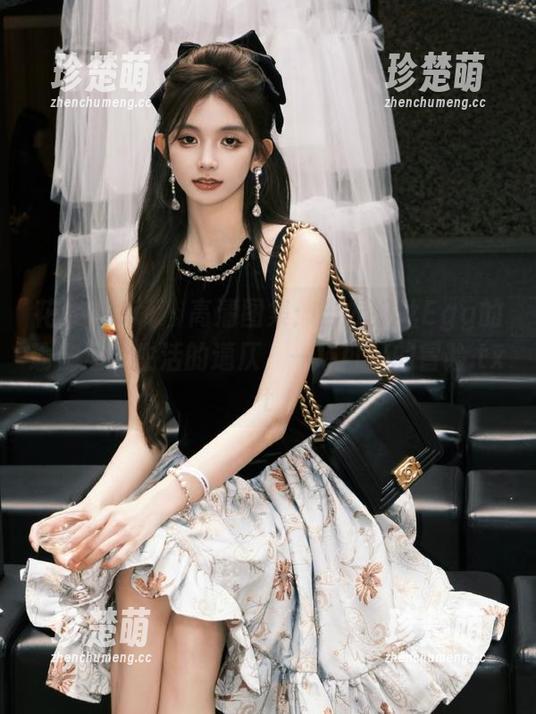 花漾show-尤妮丝Egg 花漾show - 高清图集:当尤妮丝Egg的瑜伽遇上生活的逼仄,一场可笑的冒险.txt