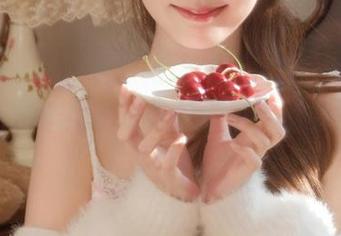 花漾show – 重磅推出尤妮丝Egg肉丝写真集:精选篇章带来视觉与灵魂的双重享受.txt