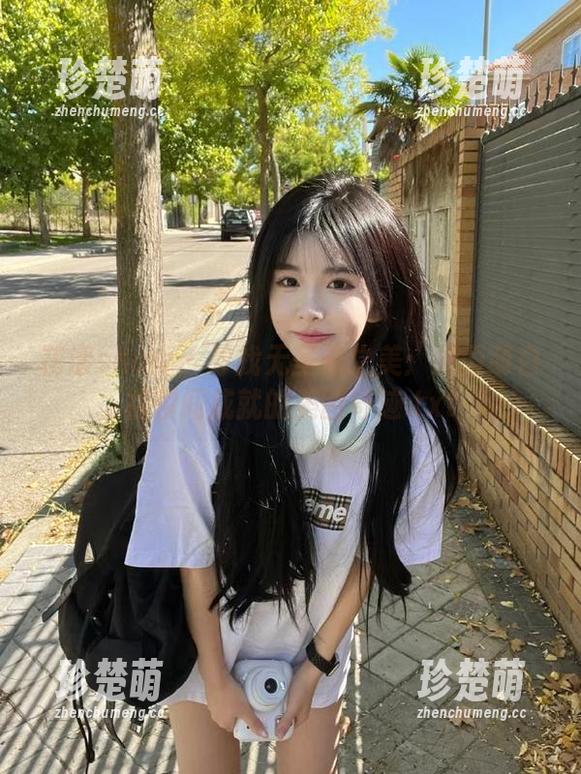 花漾show - 寻找无圣光之美：张雨萌白裙瞬间成就的美图奇迹.txt