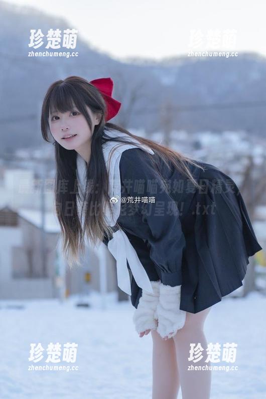 荒井喵喵 最新图库上线:荒井喵喵宛如夏日精灵,向日葵比基尼梦幻呈现!.txt
