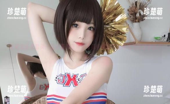 蜜汁猫裘 探索无圣光的美:蜜汁猫裘在泳装写真中展现完美曲线与自信姿态.txt
