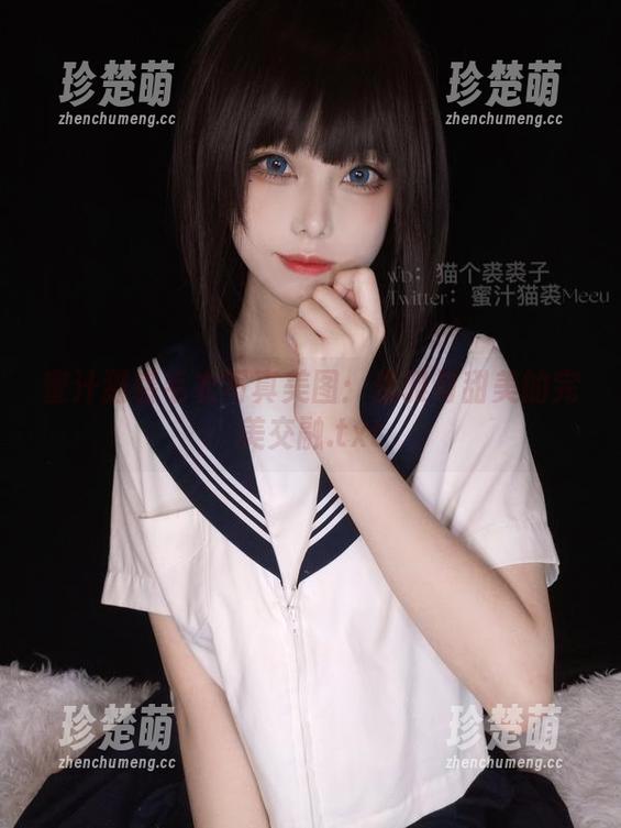蜜汁猫裘 蜜汁猫裘毛衣写真美图:优雅与甜美的完美交融.txt
