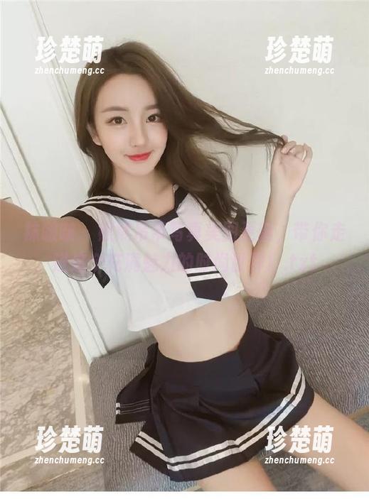 袜啵啵 - 熊熊吊带写真美图更新，带你走进这个充满魅力的时尚世界！.txt