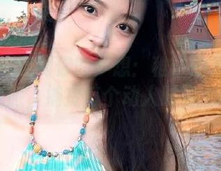 袜啵啵 – 定制你的梦想：稚予的海边写真之旅，捕捉每个动人时刻.txt