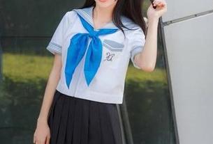 袜涩 – 刘哈哈的写真之旅：黄袍套图带你感受纯美与灵动的结合！.txt