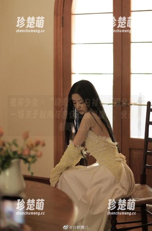 觅芙少女-晓晓 觅芙少女 - “晓晓”的白衬衫美图分享:一场关于时尚与自信的视觉盛宴,快来看看吧!.txt