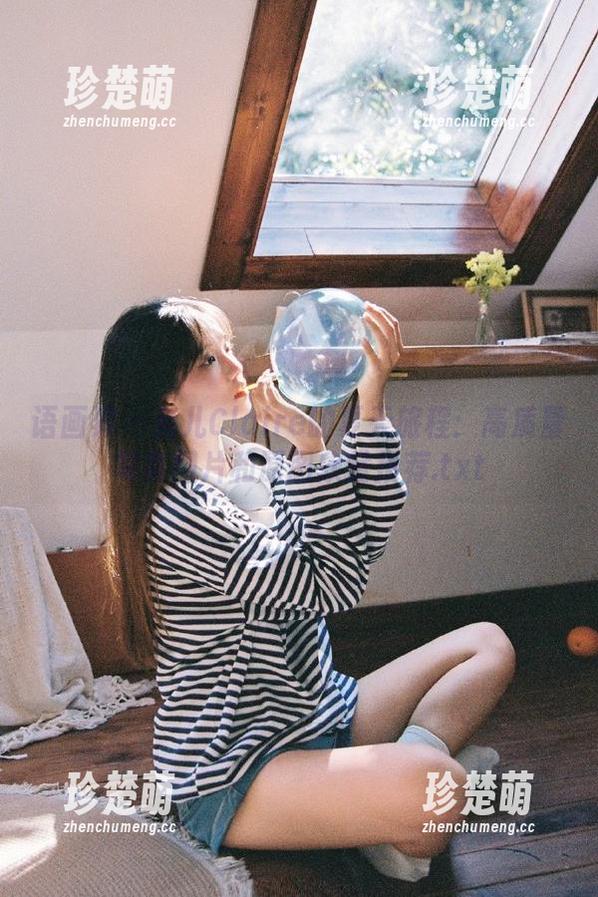 语画界 - 允儿Claire的夏天旅程：高质量写真图片和原图欣赏推荐.txt