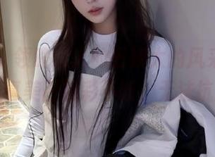 微密圈 – 领略迷人的五姨太的风采，香车美臀写真美图精彩不断，无法抗拒.txt