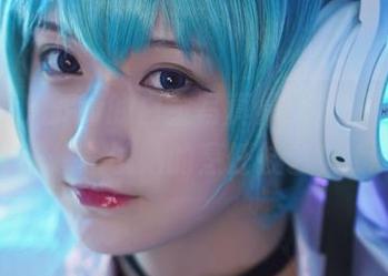 铁板烧鬼舞w的白金写真集：原图直击，让人想一试她的烹饪技艺！.txt