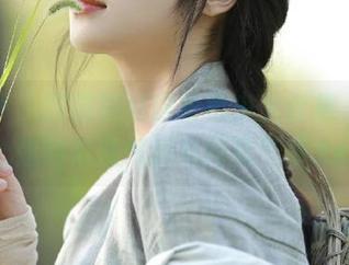 雅拉伊 – 微微的私房粉色少女合集，撩动心弦的浪漫气息与纯真气质.txt