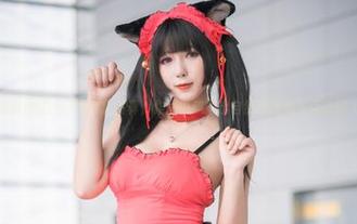 雯粥粥i的白色T恤全套写真，作品中流露出自然清新的生活态度.txt