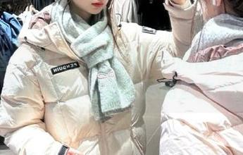 青豆客 – 免费独占尤美Yumi的油亮图册：每一幅都透着无尽的魅力.txt