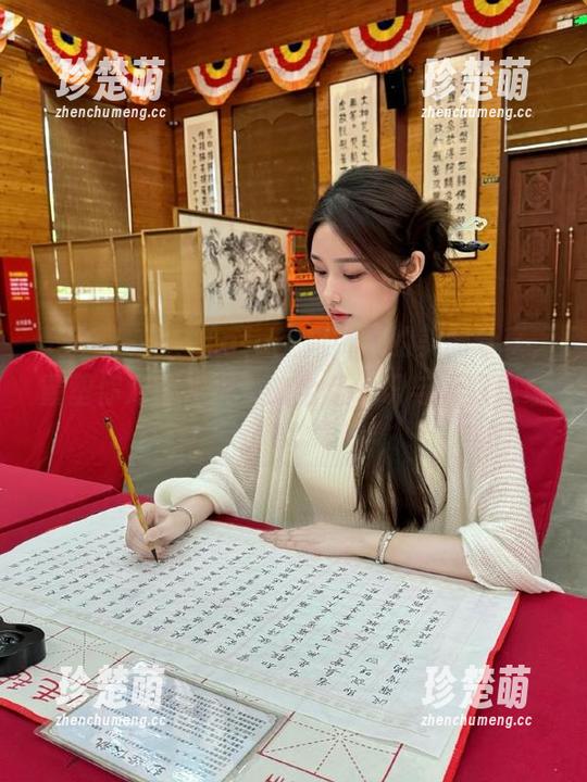 青豆客 - 晓艾fafa空姐带来的美图分享，重塑你对空姐形象的全新认识与无限想象！.txt