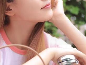青豆客 – 黄可christine内衣写真作品合集：魅力与自信的完美结合.txt