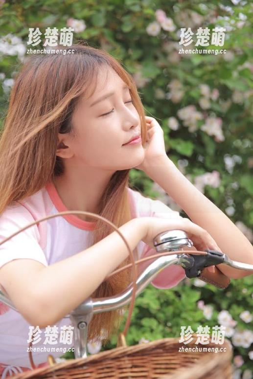 青豆客-黄可christine 青豆客 - 黄可christine内衣写真作品合集:魅力与自信的完美结合.txt