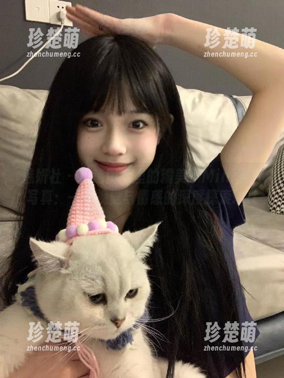 魅妍社 - 精选图库里的糯美子Mini黑白写真：一场视觉与情感的深度探索.txt