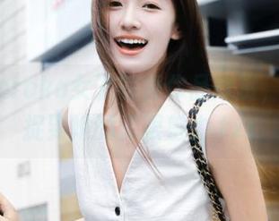 魅瞳meroko女友写真作品欣赏，图片捕捉到她的无限魅力.txt