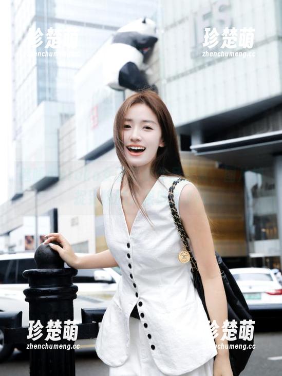 魅瞳meroko 魅瞳meroko女友写真作品欣赏,图片捕捉到她的无限魅力.txt