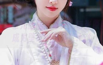 走进鳗鱼霏儿的居家写真：每张原图都能成为壁纸的新宠！.txt